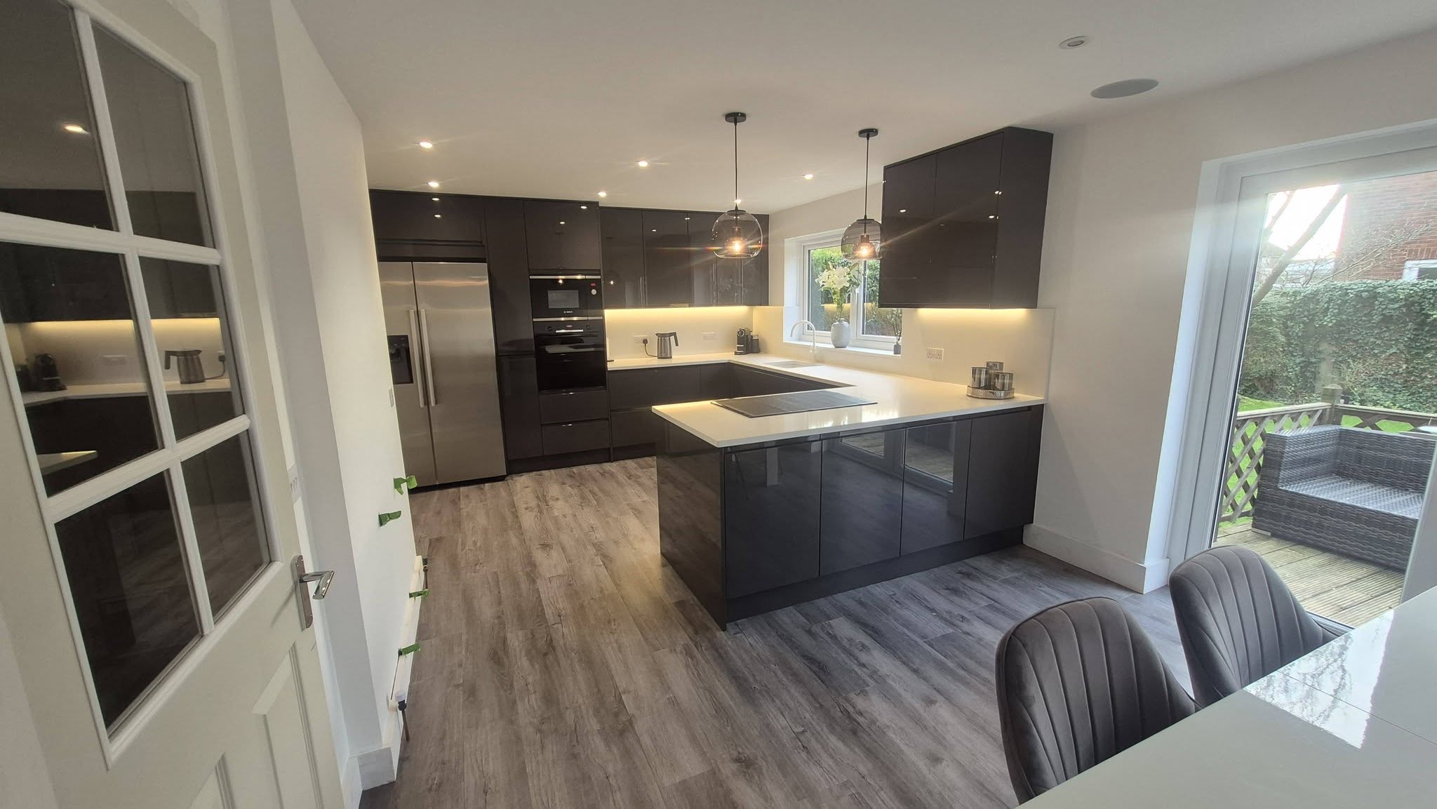 Handleless vs Shaker Kitchens: Which Style Is Right for Your Home?
